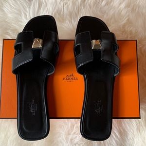 Hermes Oran Sandals. Size 39. New in box